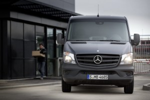 2014-Mercedes-Benz-Sprinter-7[2]