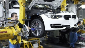 bmw-factory_100368700_m