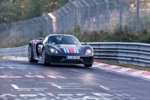 Porsche-918-Spyder-Nurburgring-4[2]