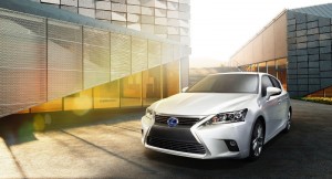 2014-Lexus-CT200h-1[3]